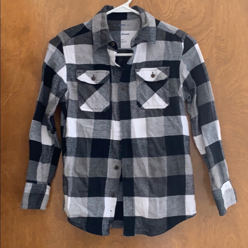 Black and white plaid button up.